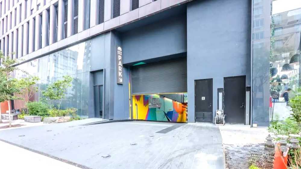 435 East 35th Street Parking