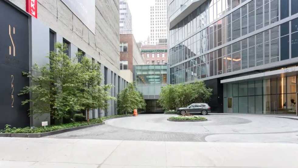 213 East 43rd Street Parking
