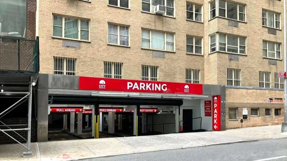 420 E 53rd Street Parking