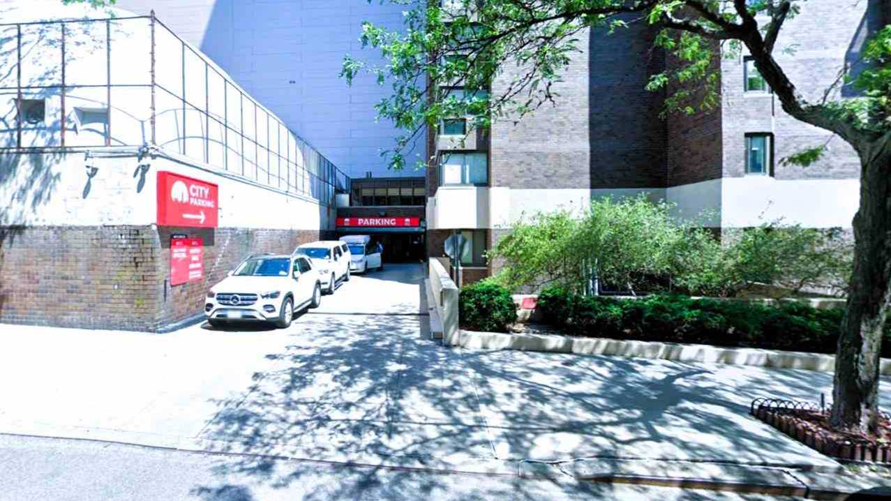 485 East 89th Street Parking