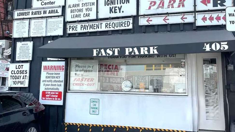 405 W 38th St Parking