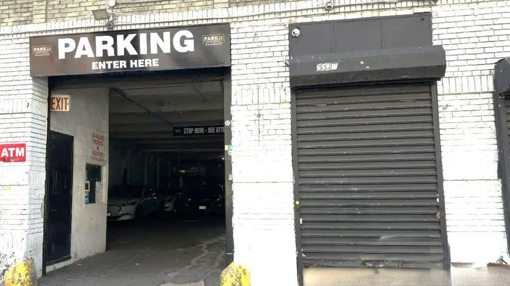 554 W 174 St Parking