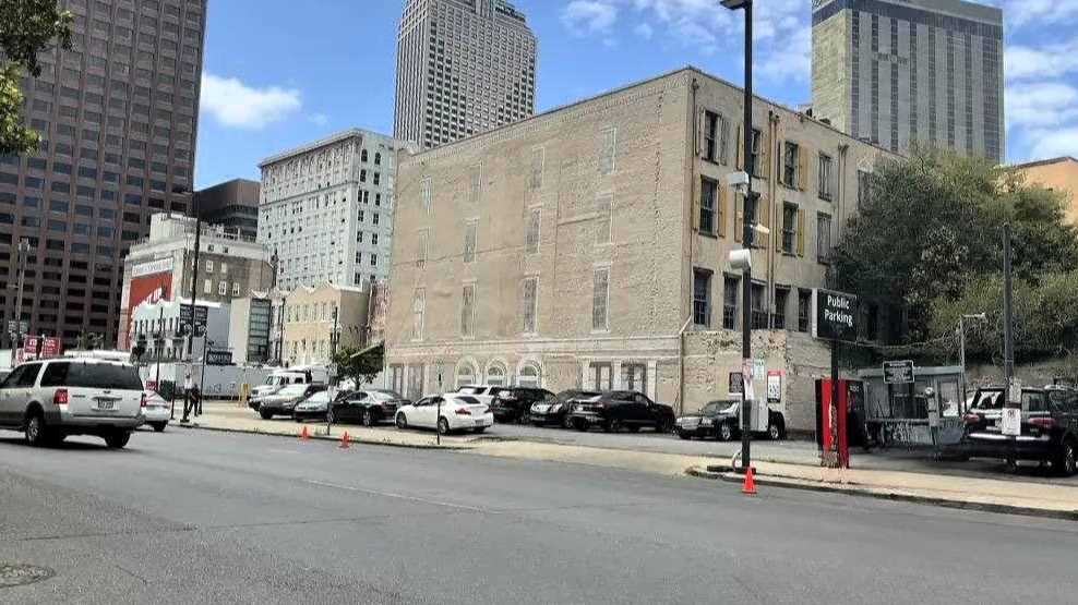 421 Poydras Street (MOTHERS RESTAURANT)