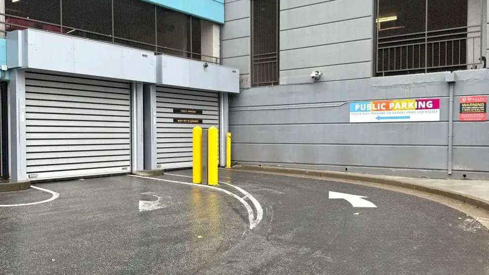 1 St Francis Pl. (333 3rd St.) Parking