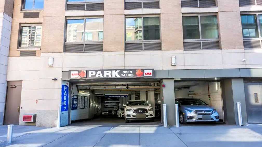 444 W 68th St. (140-160 Riverside Blvd.) - Valet Garage