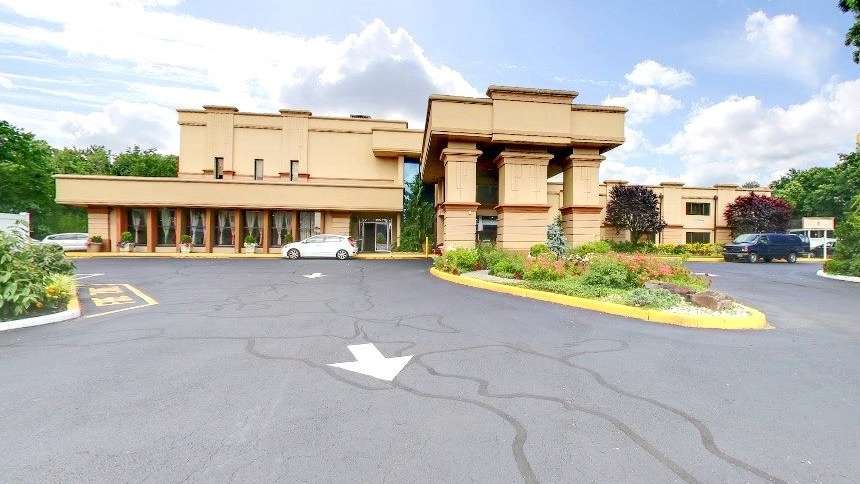 Baymont by Wyndham Pompton Plains/Wayne_140 NJ-23 North Parking