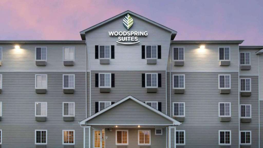 Wood Spring Suites Greenville (Parking) Central