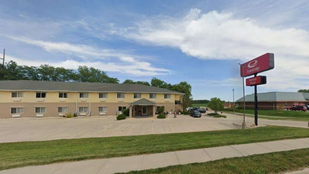 Econo Lodge Luverne I-90 - 801 South Kniss Avenue