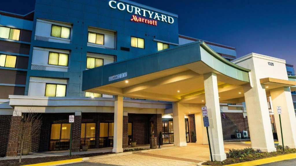 Courtyard Largo Medical Center Drive (Parking)