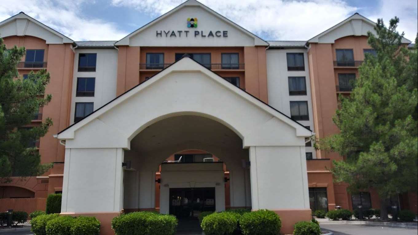 Hyatt Place El Paso Airport_6030 Gtwy Blvd Parking