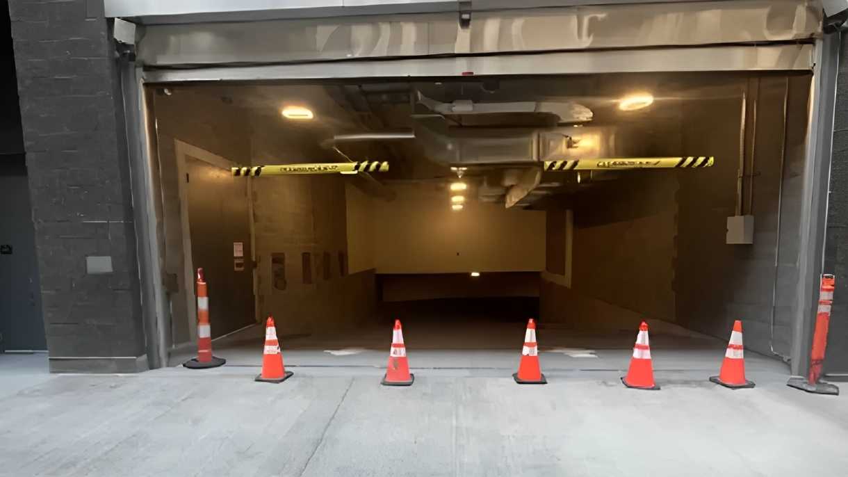 532 Thomas St (222 5th Ave. N)  Garage