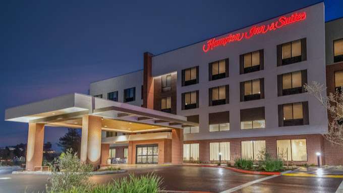 3815 Airway Dr (Hampton Inn & Suites) Parking