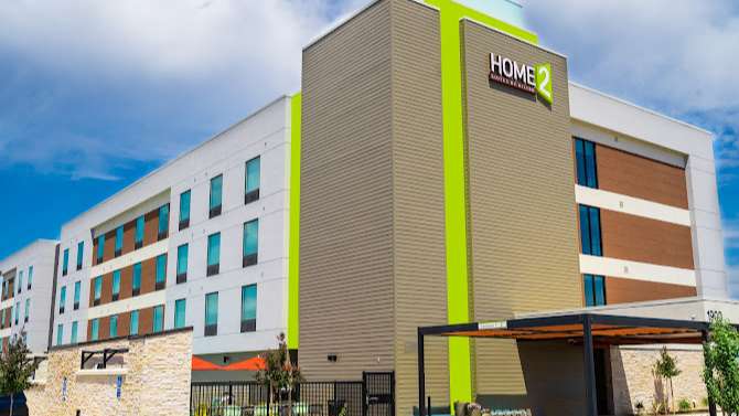 1900 Freedom Wy (Home2 Suites) Parking
