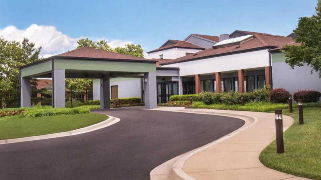 Courtyard Port of Baltimore Cruise Parking