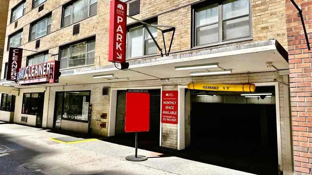 222 Lexington Ave. - Wendhorn Garage LLC - Valet Garage