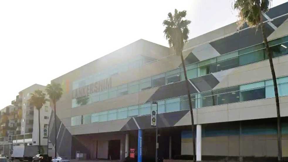 5161 Lankershim Blvd Parking