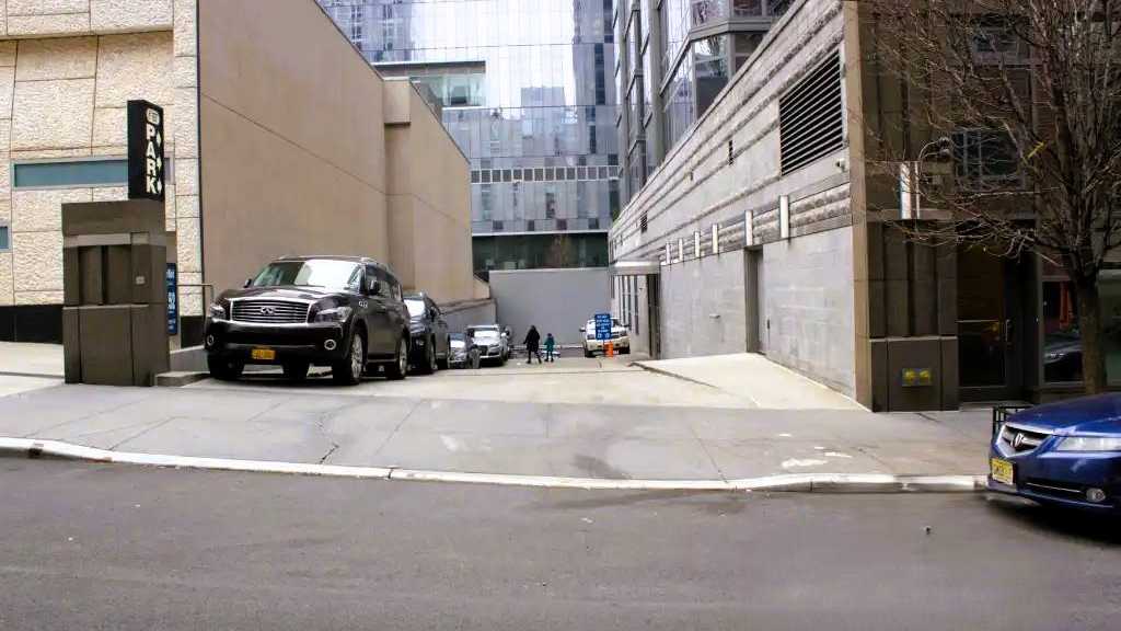 290 W 60th St. - Valet Garage