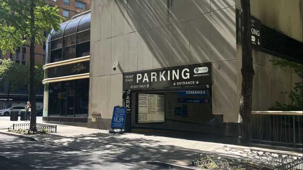 160 E 62nd St. - Valet Garage