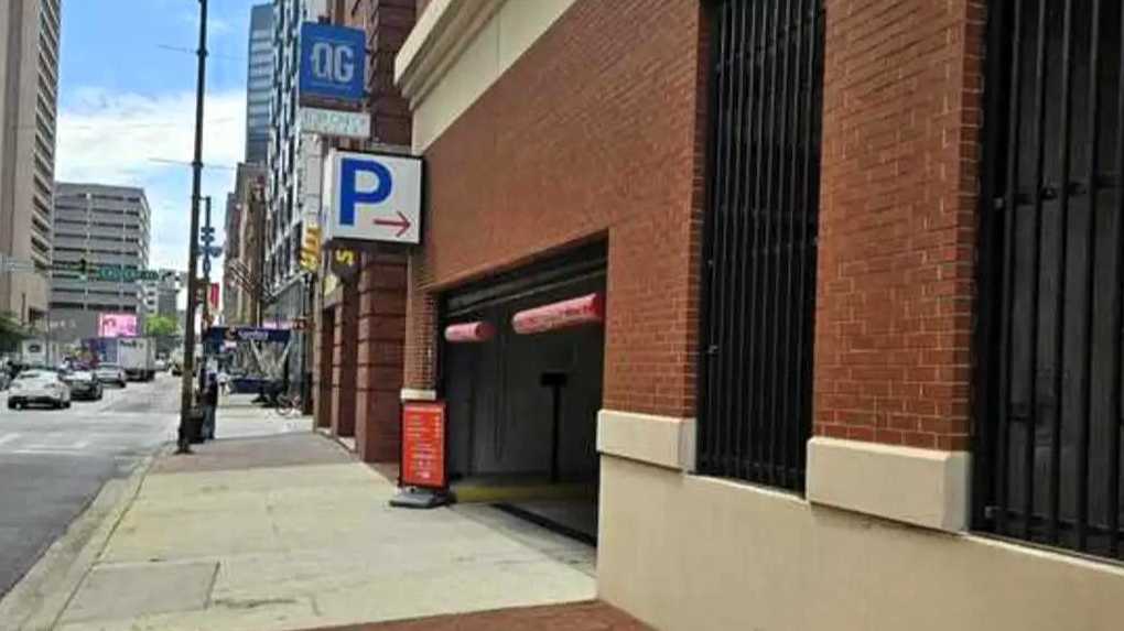 200 E Lombard