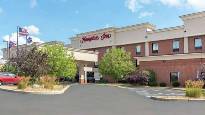 Hampton Inn CAK Airport Parking