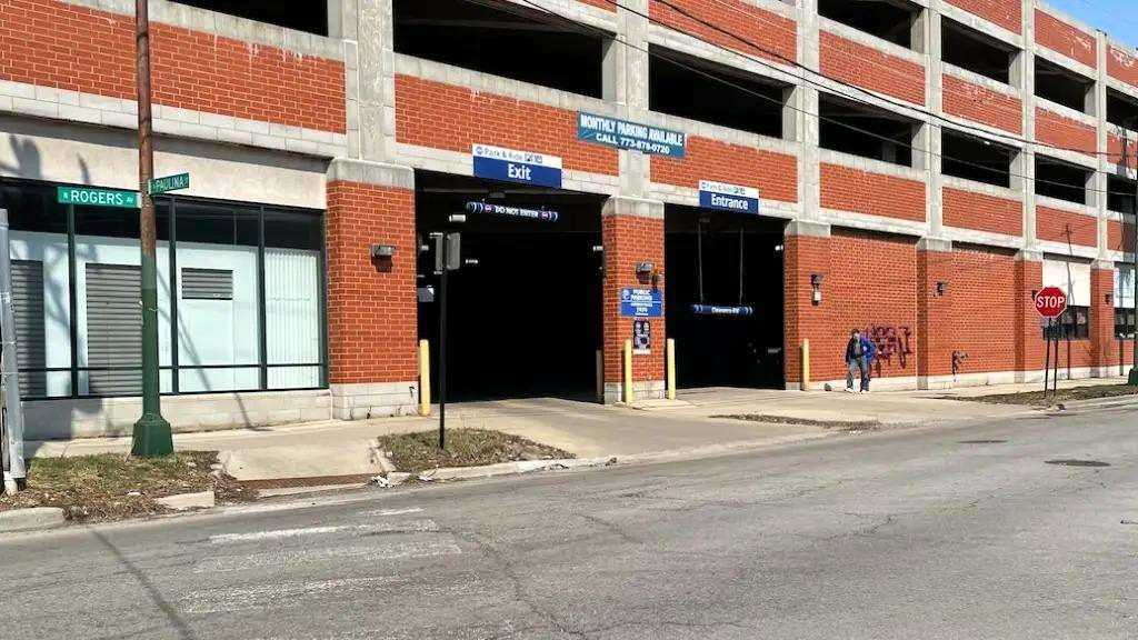 GATEWAY PLAZA PARKING