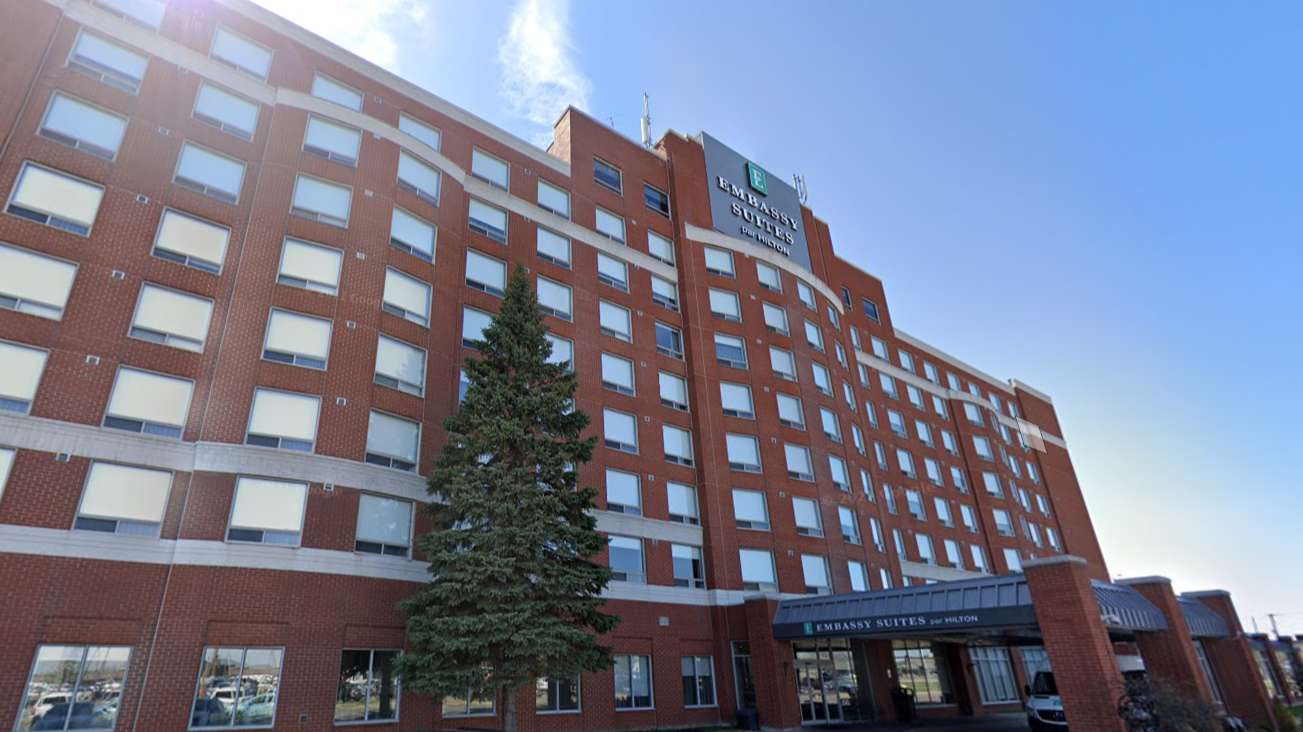 Embassy Suites by Hilton YUL Airport Parking