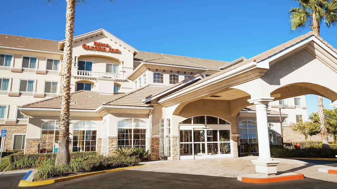 Hilton Garden Inn ONT Airport Parking