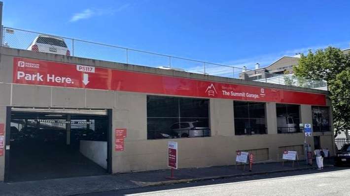 420 E Pike Parking (P5517)