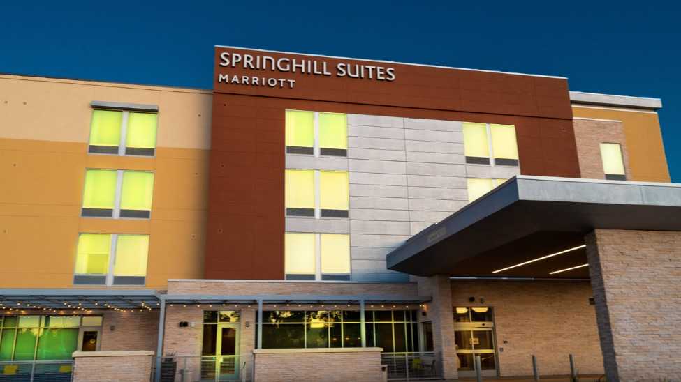 Newark SpringHill Suites 6100 Parking