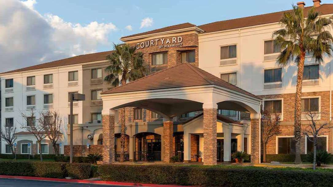 Courtyard Rancho Cucamonga_ 11525 Mission Vista Dr Parking
