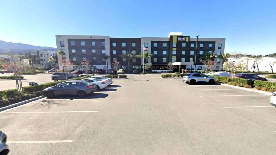 Home2 Suites by Hilton Corona _ 4556 Temescal Canyon Rd Parking