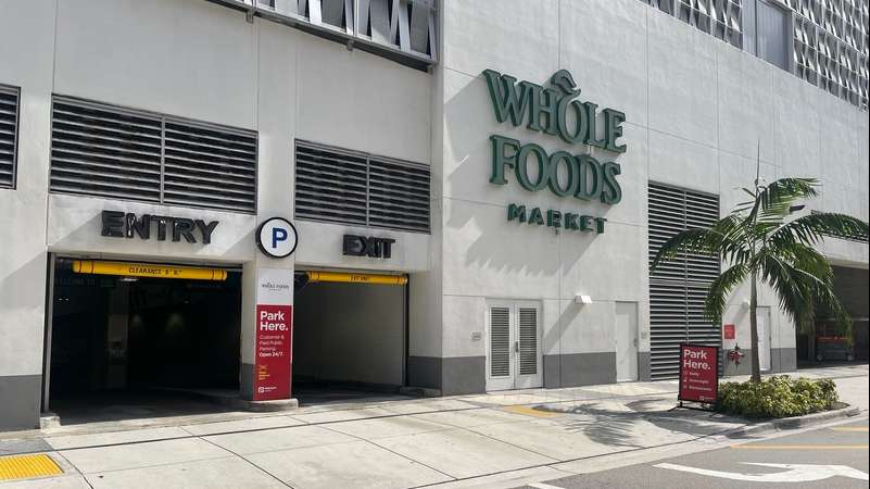 250 SE 3rd Street (P2531) - Whole Foods Market Garage