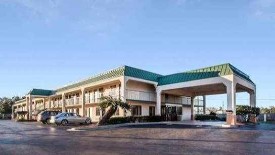 115 Chapman Rd - Quality Inn Byron