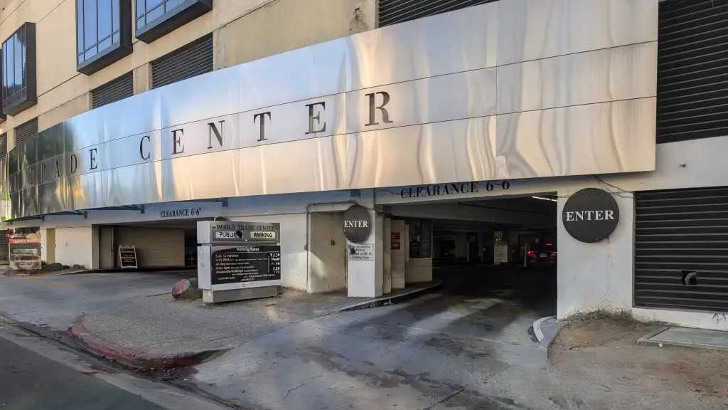 350 S Figueroa St. - World Trade Center Garage