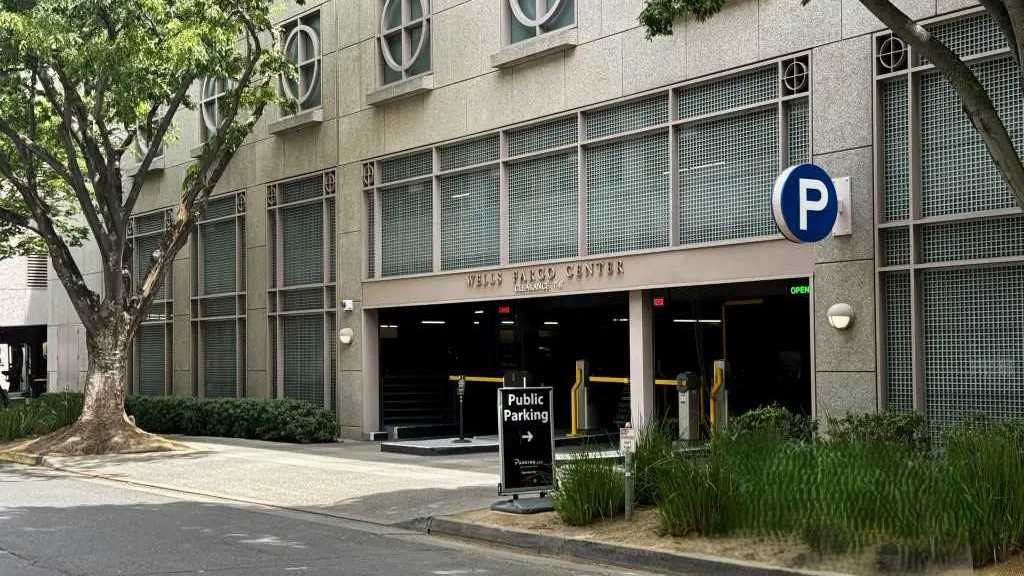 1366 4th St. (400 Capitol Mall) - Wells Fargo Center Garage