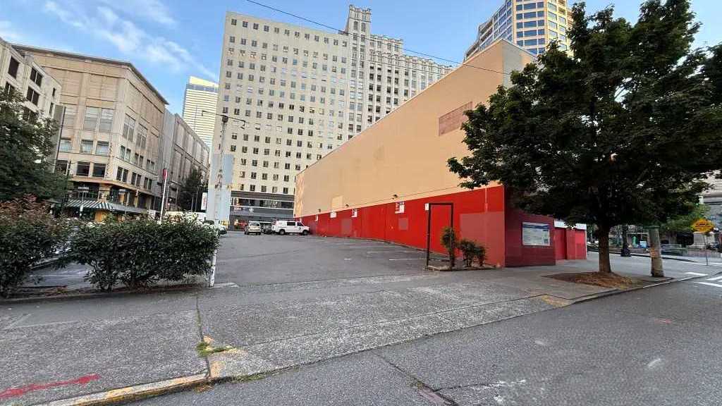 (M) 500 OLIVE WAY LOT