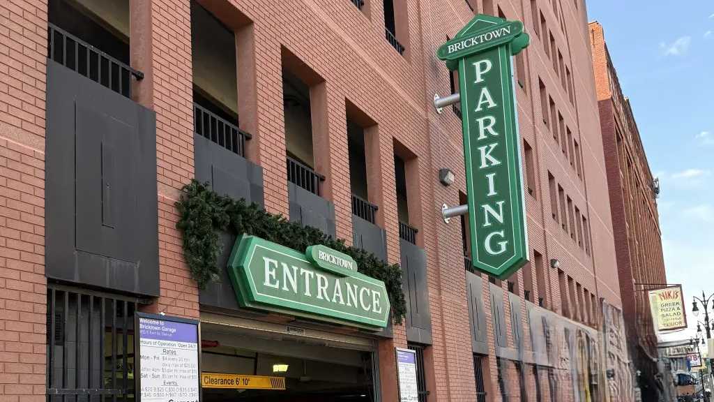 (M) BRICKTOWN GARAGE