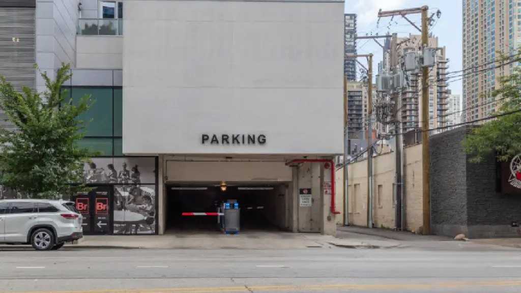681 N La Salle Dr. - The Godfrey Garage