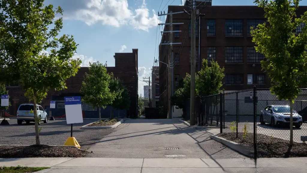 627 E Milwaukee Ave. - Lot