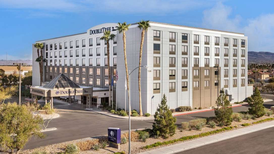 DoubleTree by Hilton LAS Airport Parking
