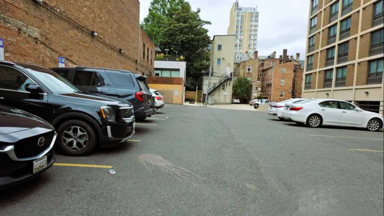 Find Best Hourly Parking Near (M) 520 NORTH CHARLES LOT Book Hourly Parking in (M) 520 NORTH CHARLES LOT