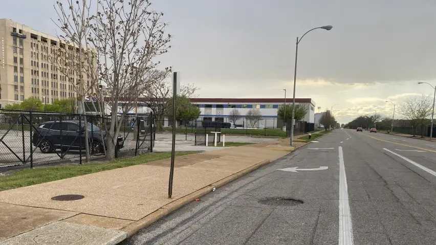 (M) MLK LOT STL Airport Parking