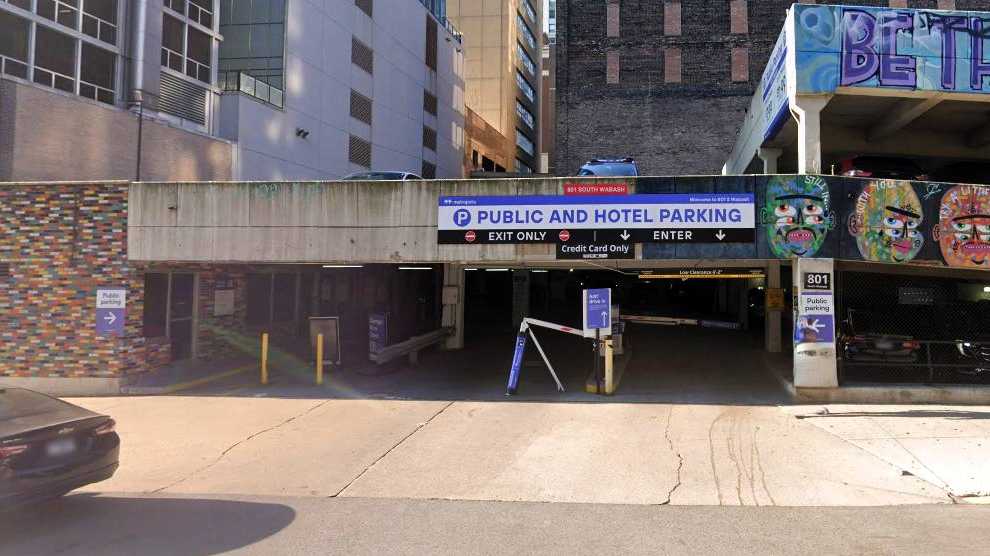 (M) E 8th St. (801 S Wabash Ave.) Garage