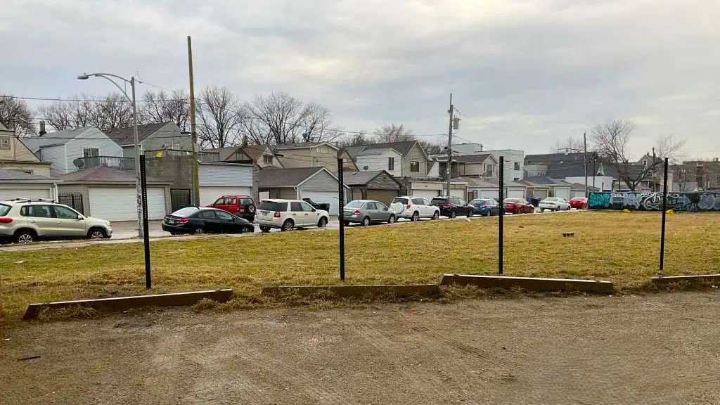 2860 W Medill Ave. - Under EL Zone 51837