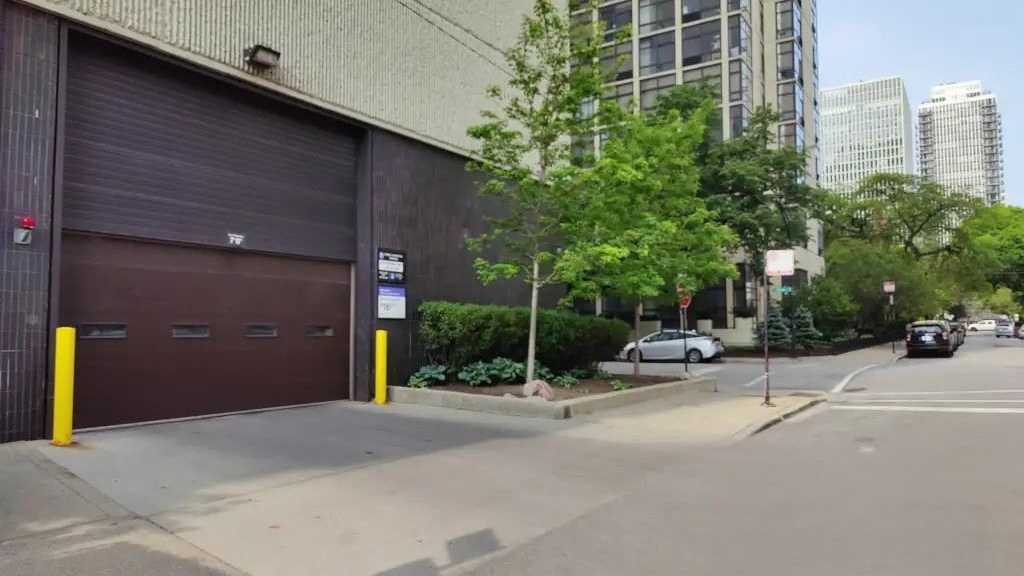 (M) 1212 LAKESHORE DRIVE