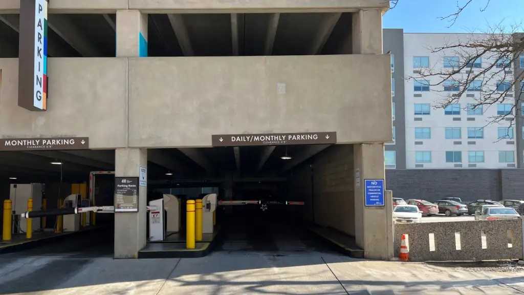 536 N Milwaukee - 411 Annex Garage