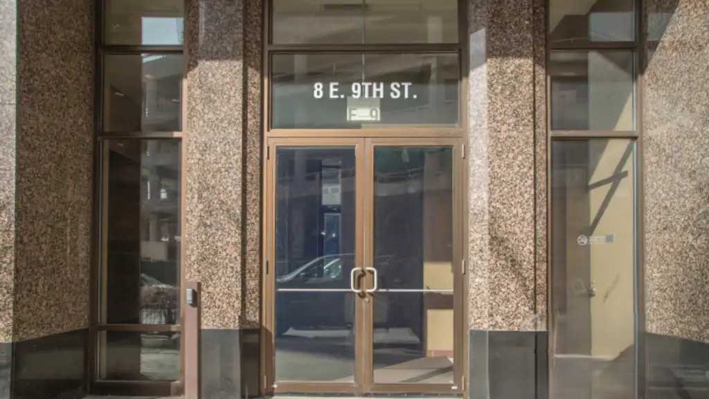 8 E 9th St.- Astoria Tower Garage