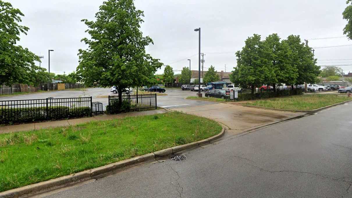(M) 7007 W Medill Ave. - Mont Clare Metra Station