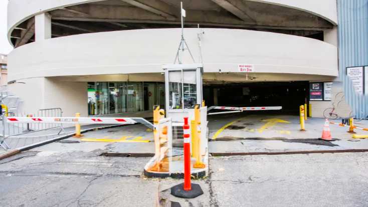 2430 FDR Dr. E Service Rd. - Valet Garage