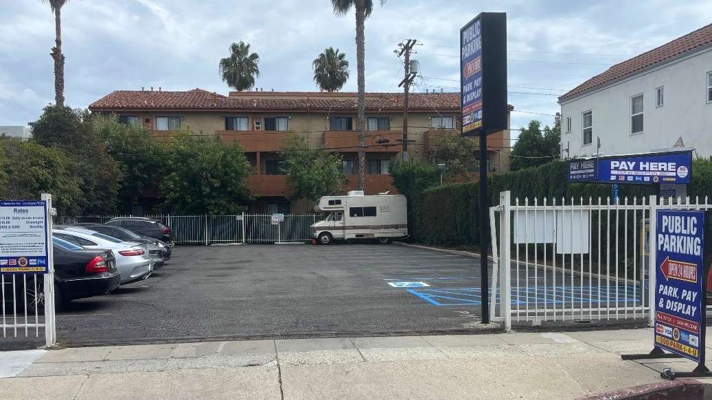 730 S. Coverdale St Parking
